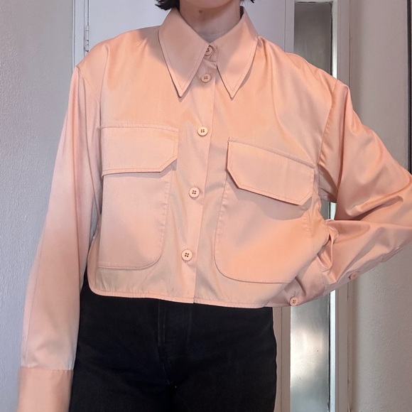 Peach Low Classic Button Up. Size Small. - Picture 3 of 6